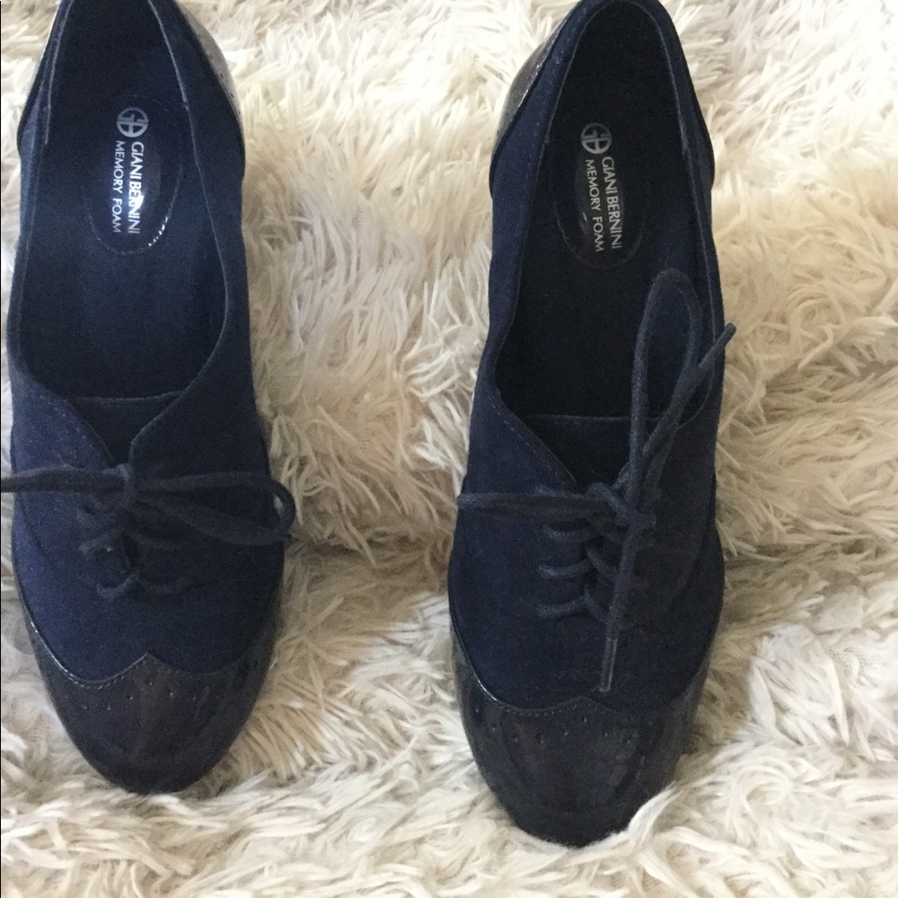 Blue heeled bootie